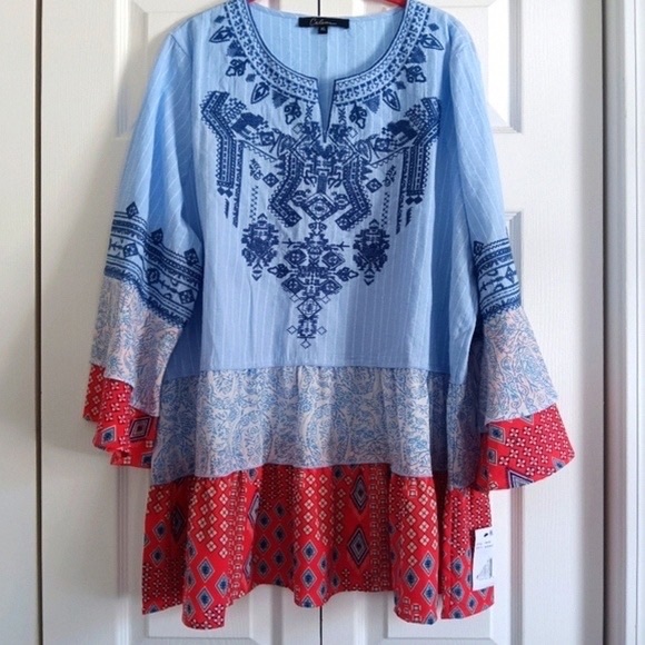 Women's Blue and Red Embroidered Top - Picture 2 of 6
